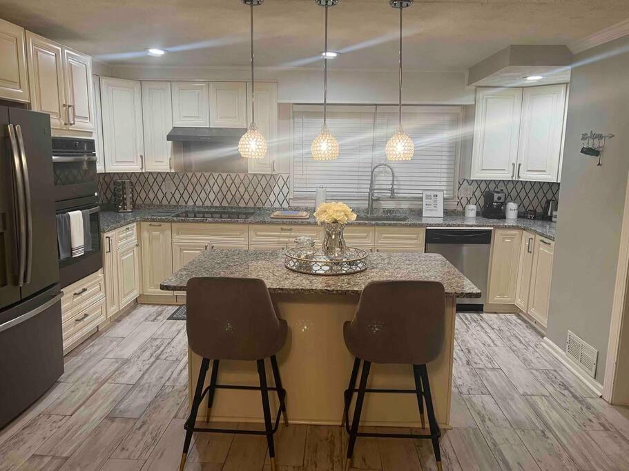 לורנסוויל Renovated 3Bedroom 2.5Bath 2 Story House W/ Garage מראה חיצוני תמונה